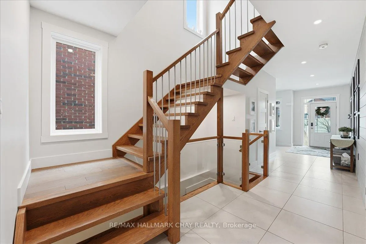 Photo 27 of 26 Lowry Court, Barrie, Edgehill Drive — HOMEH