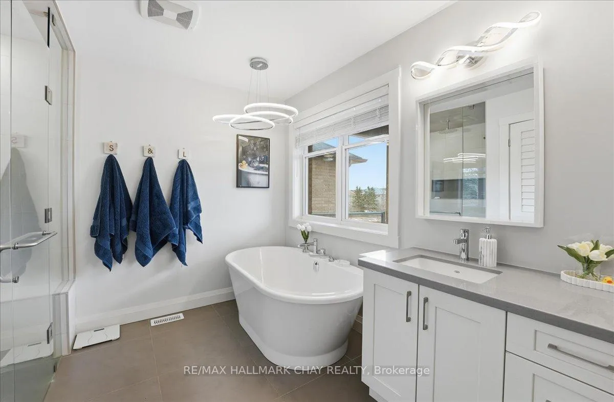 Photo 33 of 26 Lowry Court, Barrie, Edgehill Drive — HOMEH