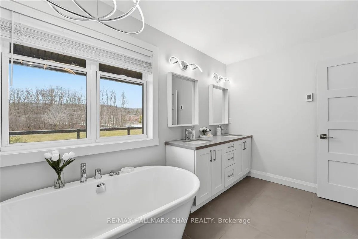 Photo 34 of 26 Lowry Court, Barrie, Edgehill Drive — HOMEH
