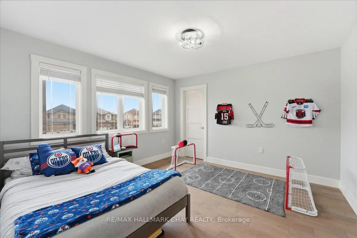 Photo 39 of 26 Lowry Court, Barrie, Edgehill Drive — HOMEH