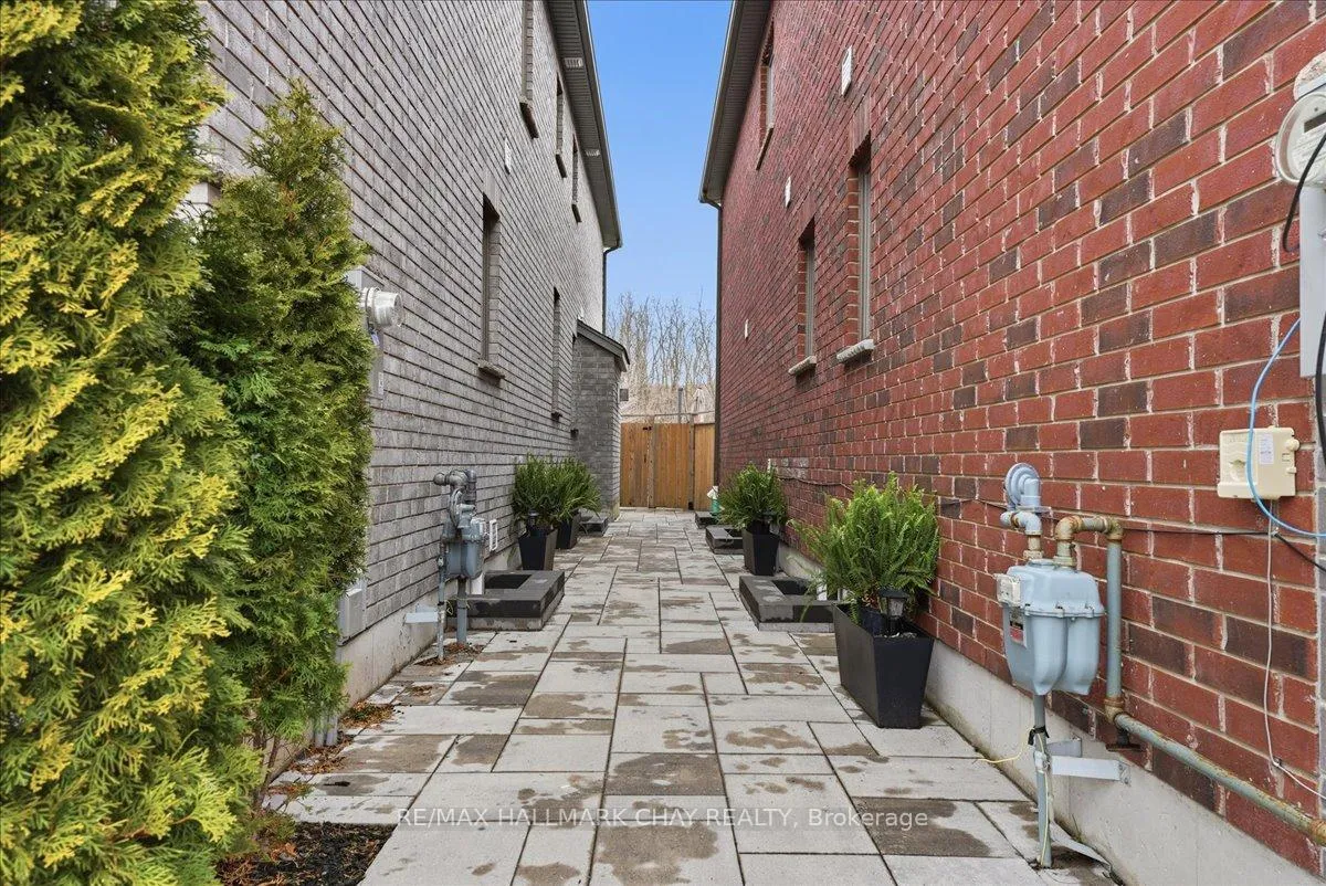 Photo 46 of 26 Lowry Court, Barrie, Edgehill Drive — HOMEH