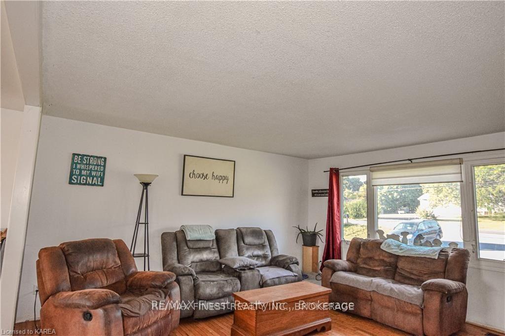 Photo 5 of 7072 County Road 2, Loyalist, Lennox and Addington - South — HOMEH