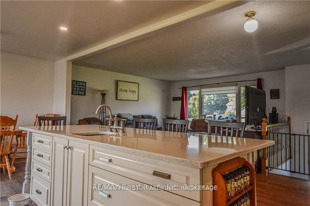 Photo 8 of 7072 County Road 2, Loyalist, Lennox and Addington - South — HOMEH