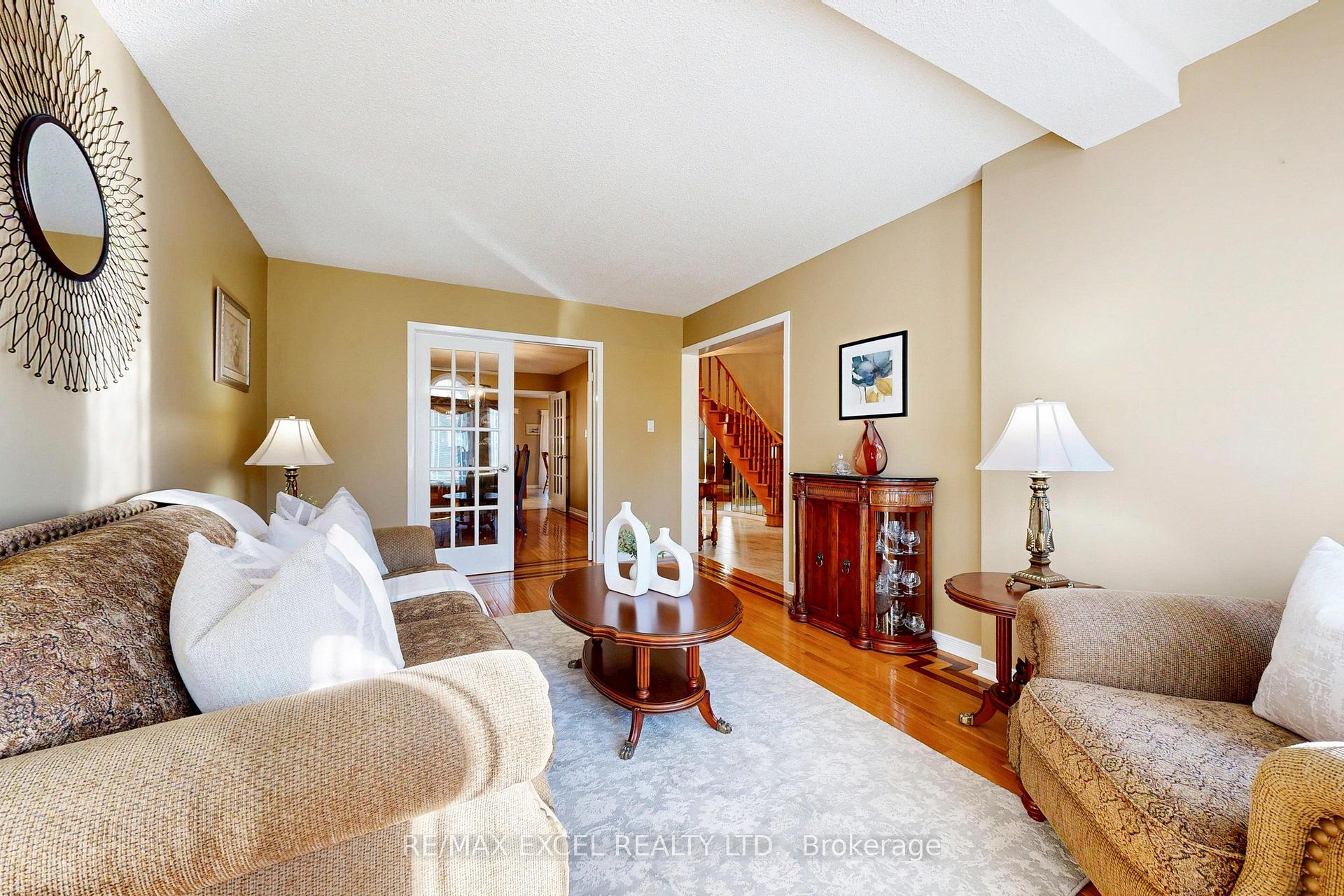 Photo 5 of 24 Lehman Crescent, Markham, Markham Village — HOMEH
