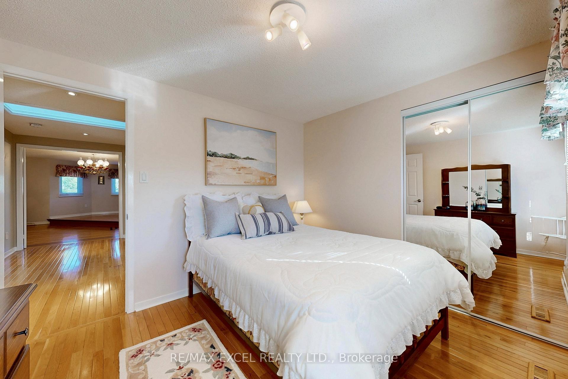 Photo 29 of 24 Lehman Crescent, Markham, Markham Village — HOMEH