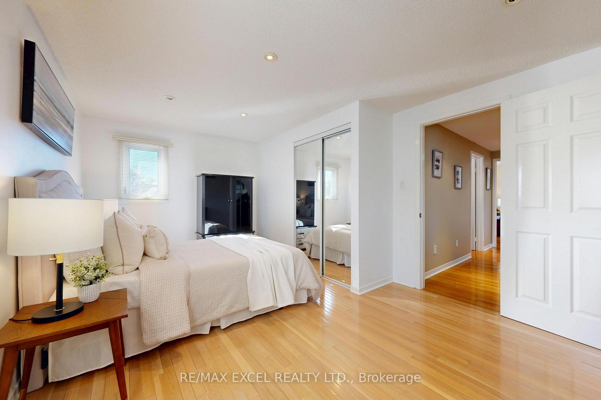 Photo 31 of 24 Lehman Crescent, Markham, Markham Village — HOMEH
