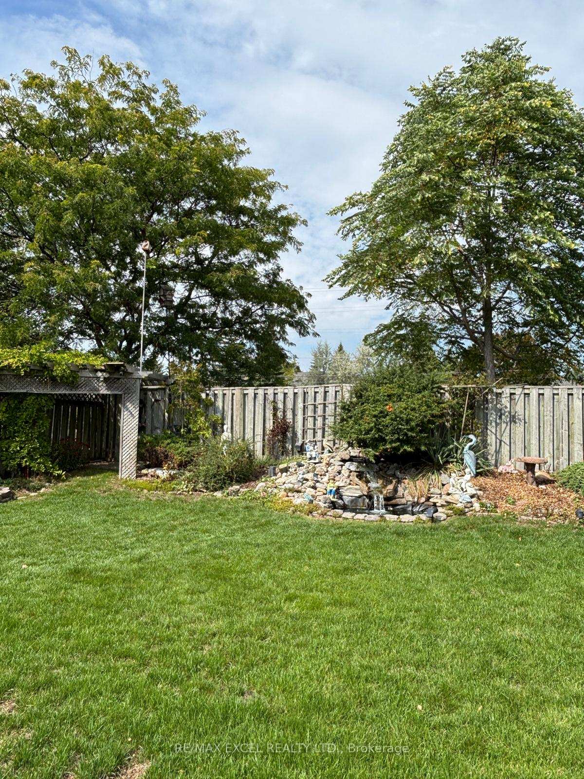 Photo 40 of 24 Lehman Crescent, Markham, Markham Village — HOMEH