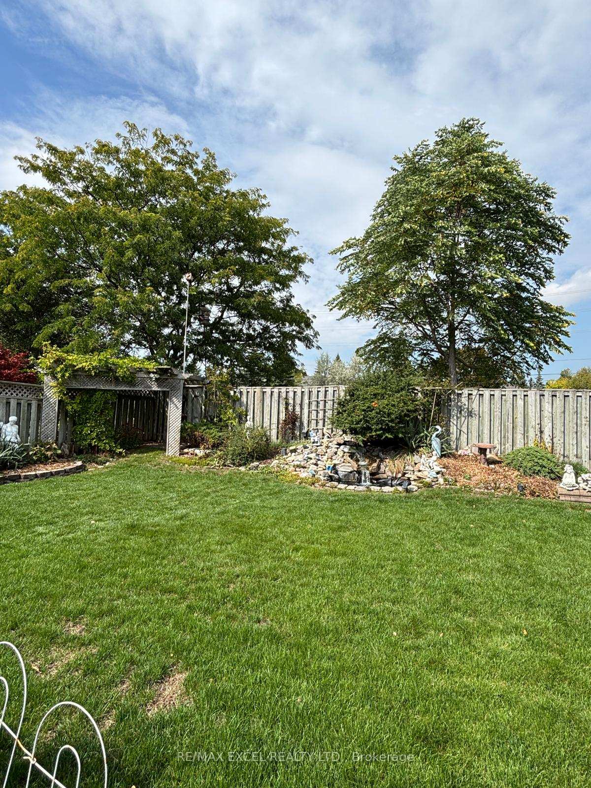 Photo 41 of 24 Lehman Crescent, Markham, Markham Village — HOMEH