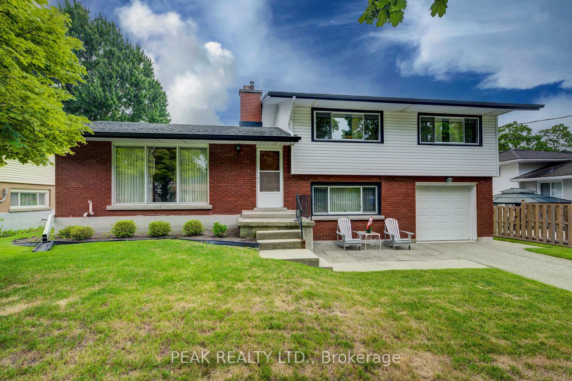 Photo 3 of 275 Forest Hill Drive, Kitchener — HOMEH