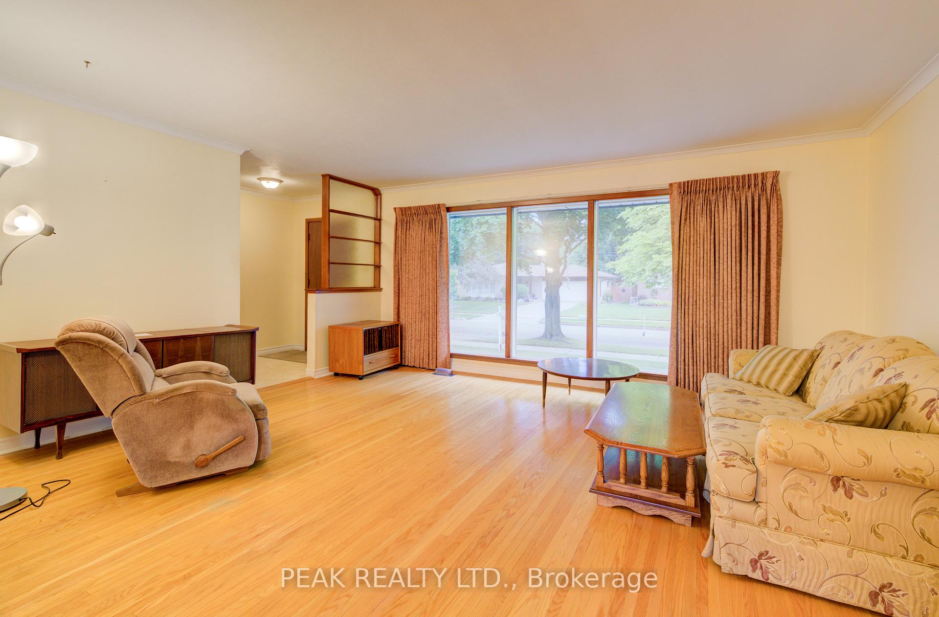 Photo 7 of 275 Forest Hill Drive, Kitchener — HOMEH