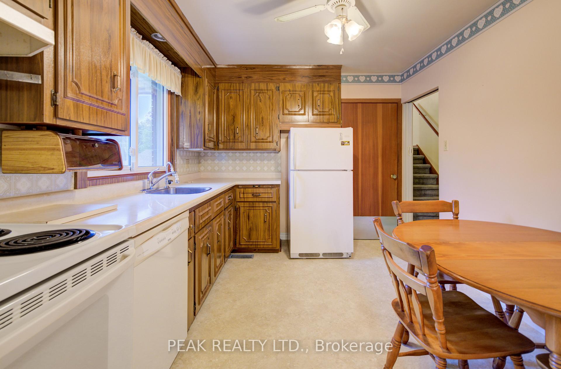 Photo 10 of 275 Forest Hill Drive, Kitchener — HOMEH