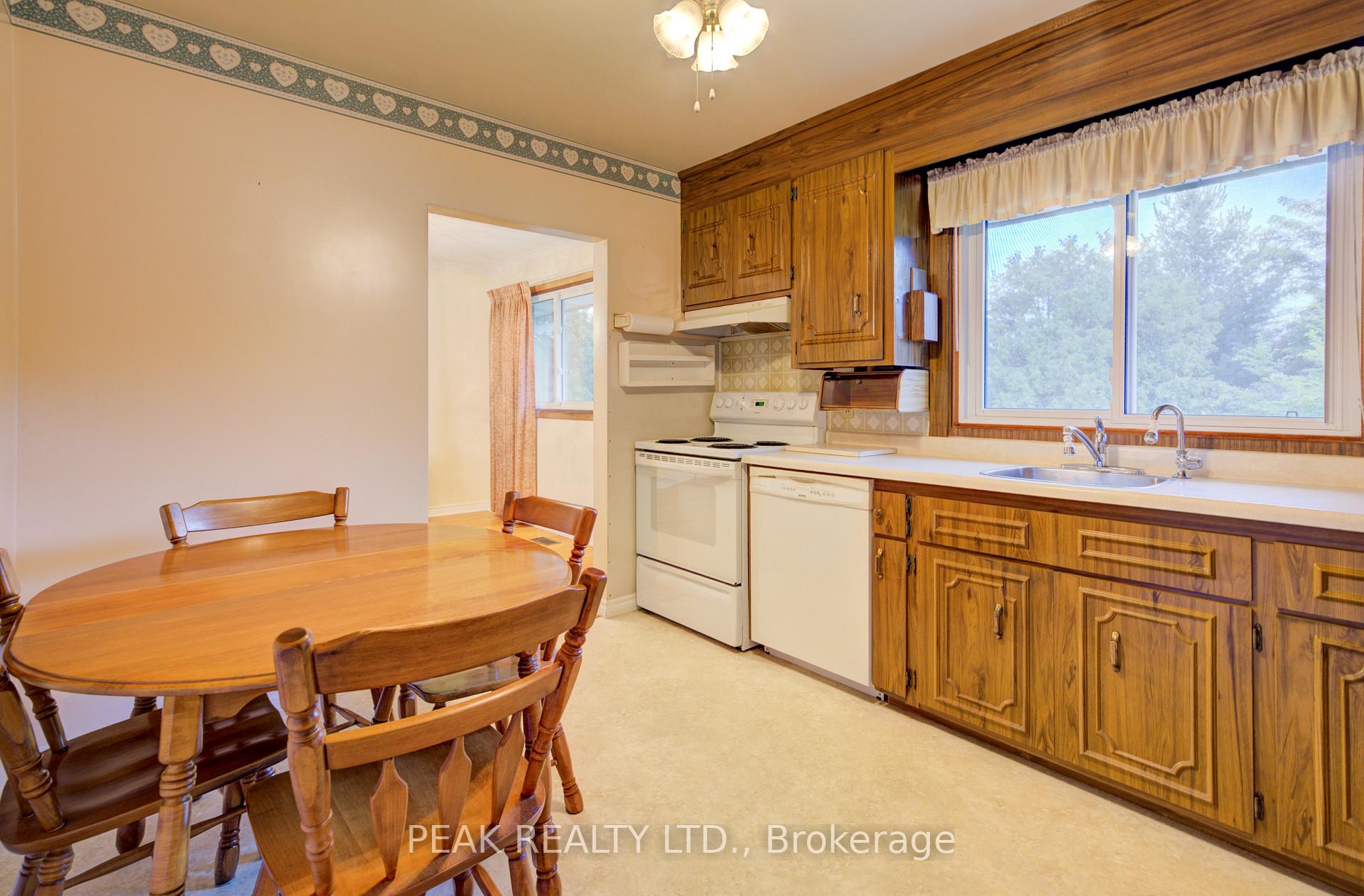 Photo 11 of 275 Forest Hill Drive, Kitchener — HOMEH