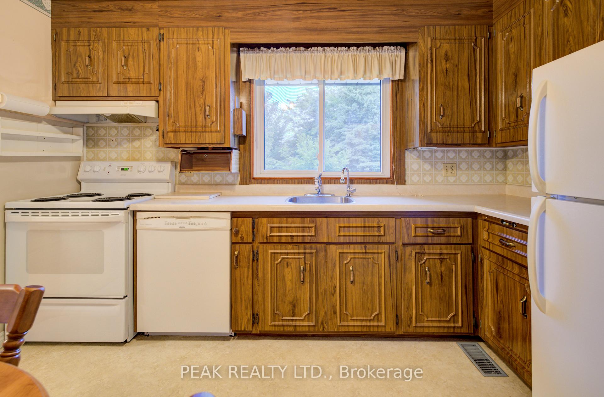 Photo 12 of 275 Forest Hill Drive, Kitchener — HOMEH