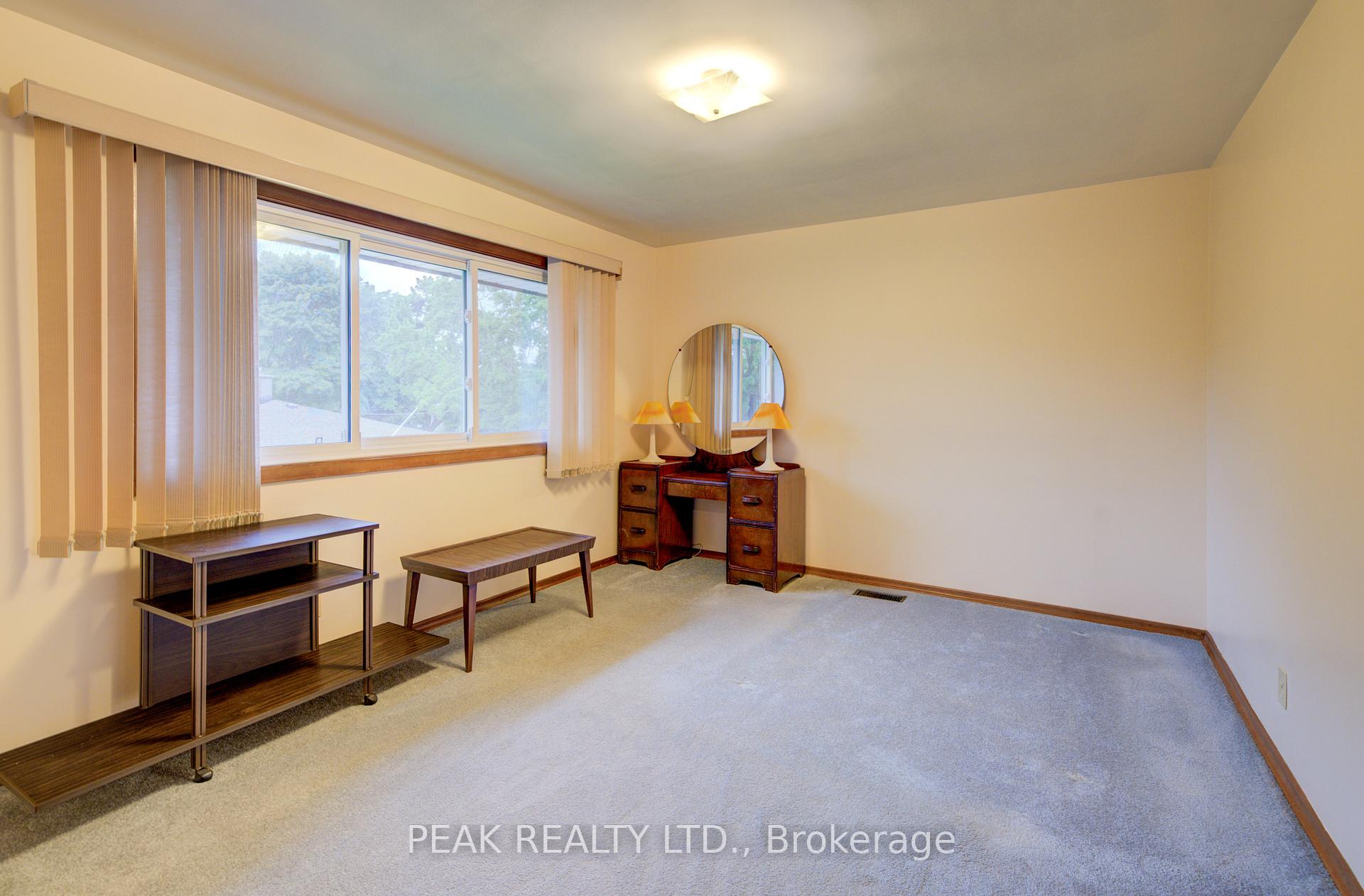 Photo 14 of 275 Forest Hill Drive, Kitchener — HOMEH