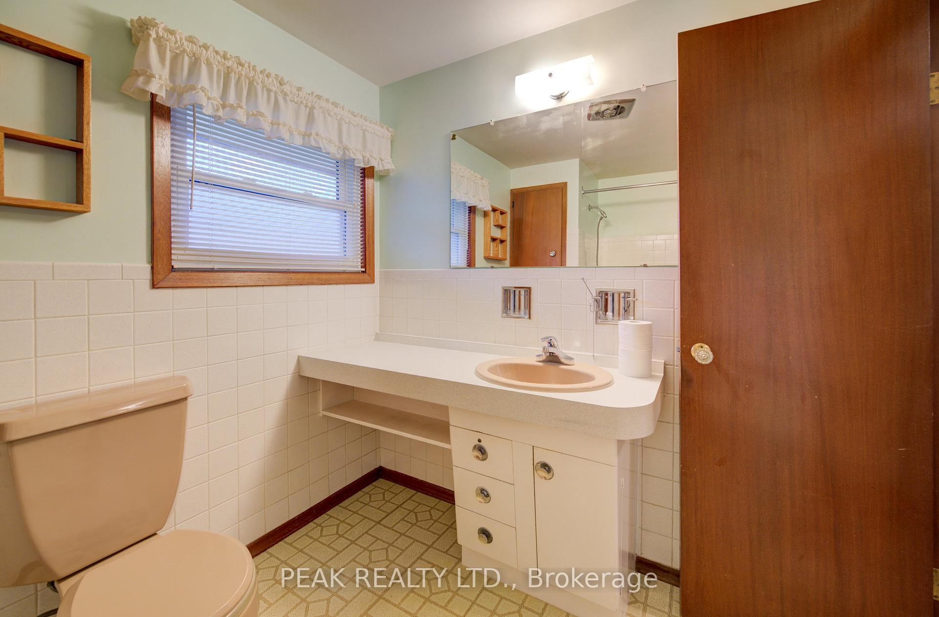 Photo 21 of 275 Forest Hill Drive, Kitchener — HOMEH