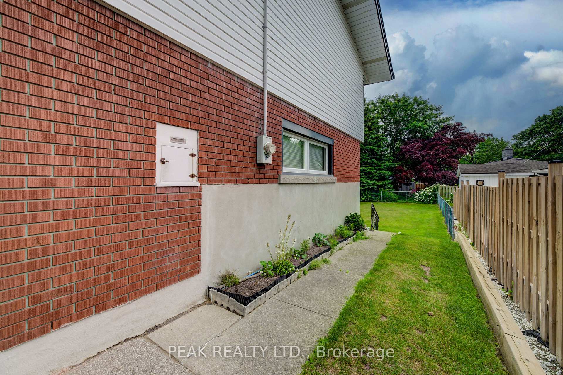Photo 27 of 275 Forest Hill Drive, Kitchener — HOMEH