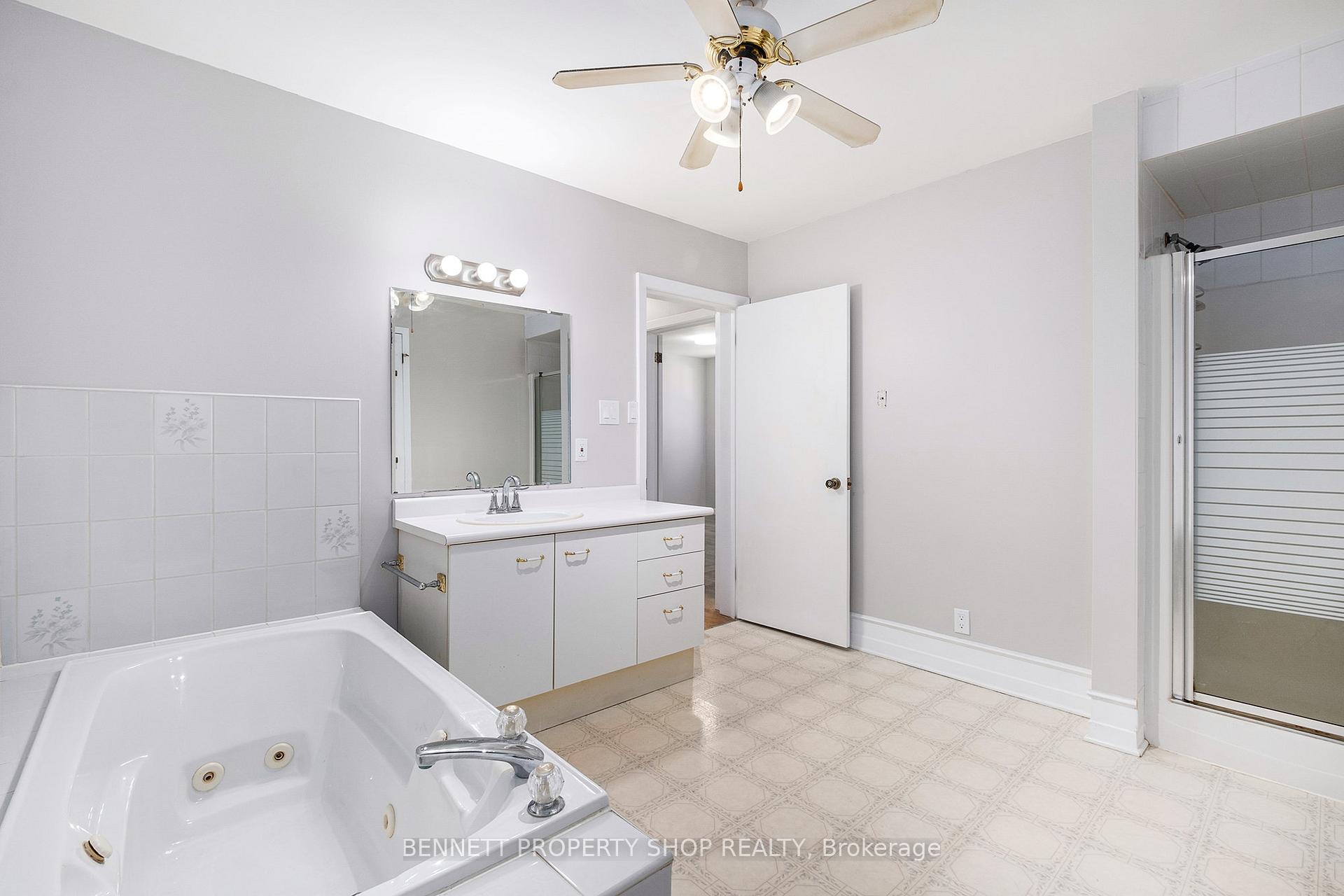 Photo 10 of 3360 Barnsdale Road, Ottawa, Manotick Village & Manotick Estates — HOMEH