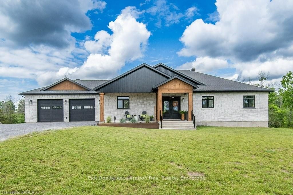 Front of 962 Irish Road