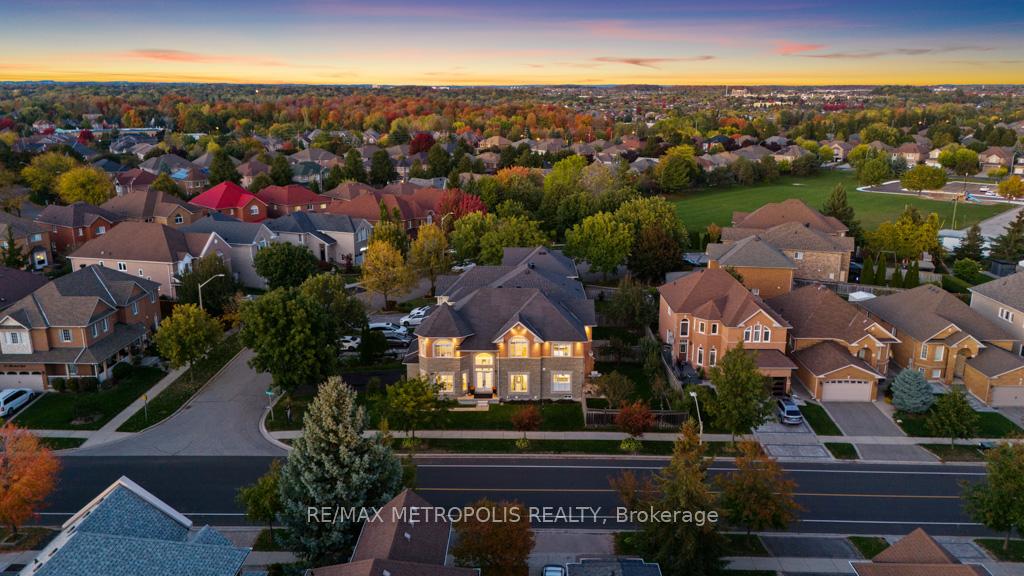 Photo 4 of 1 Teversham Court, Markham, Rouge Fairways — HOMEH