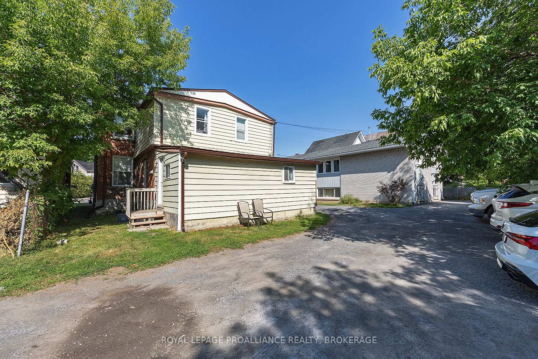 Photo 5 of 249 Division Street, Kingston, East of Sir John A. Blvd — HOMEH