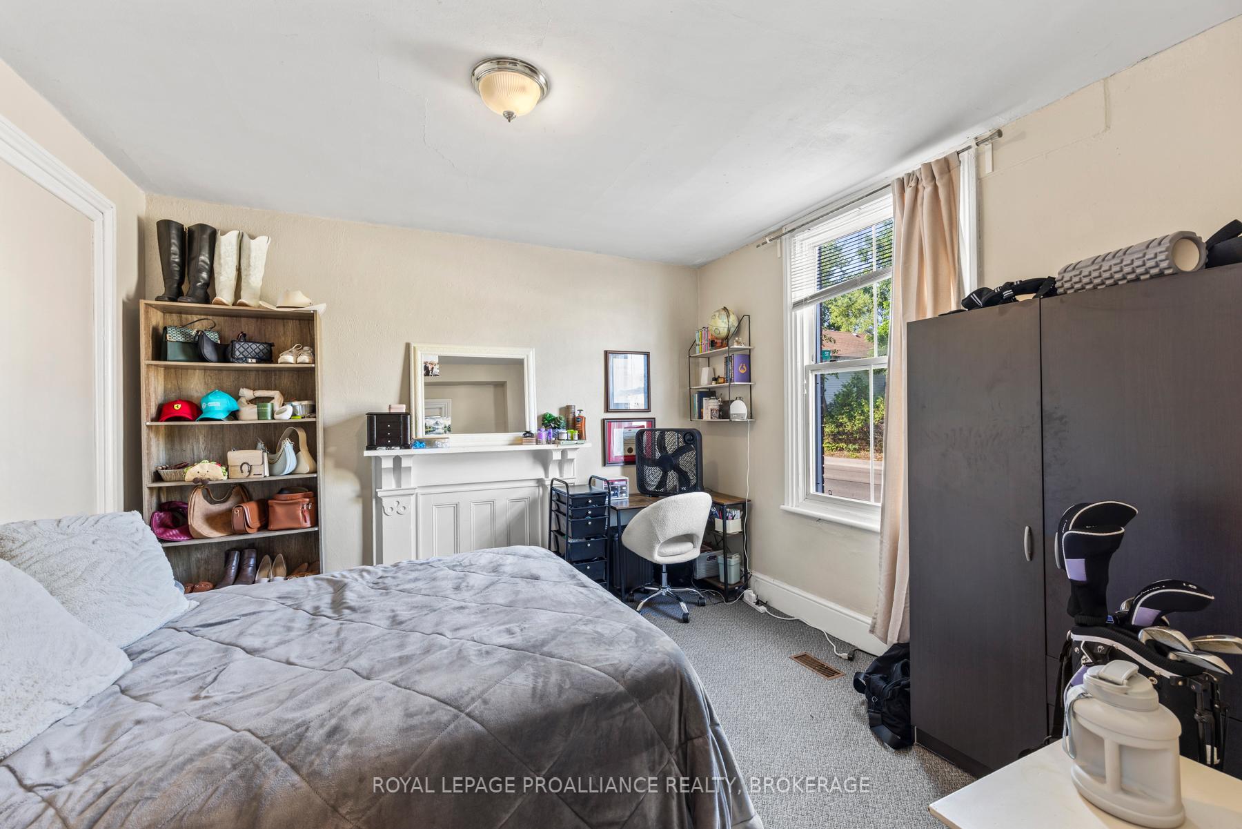 Photo 11 of 249 Division Street, Kingston, East of Sir John A. Blvd — HOMEH