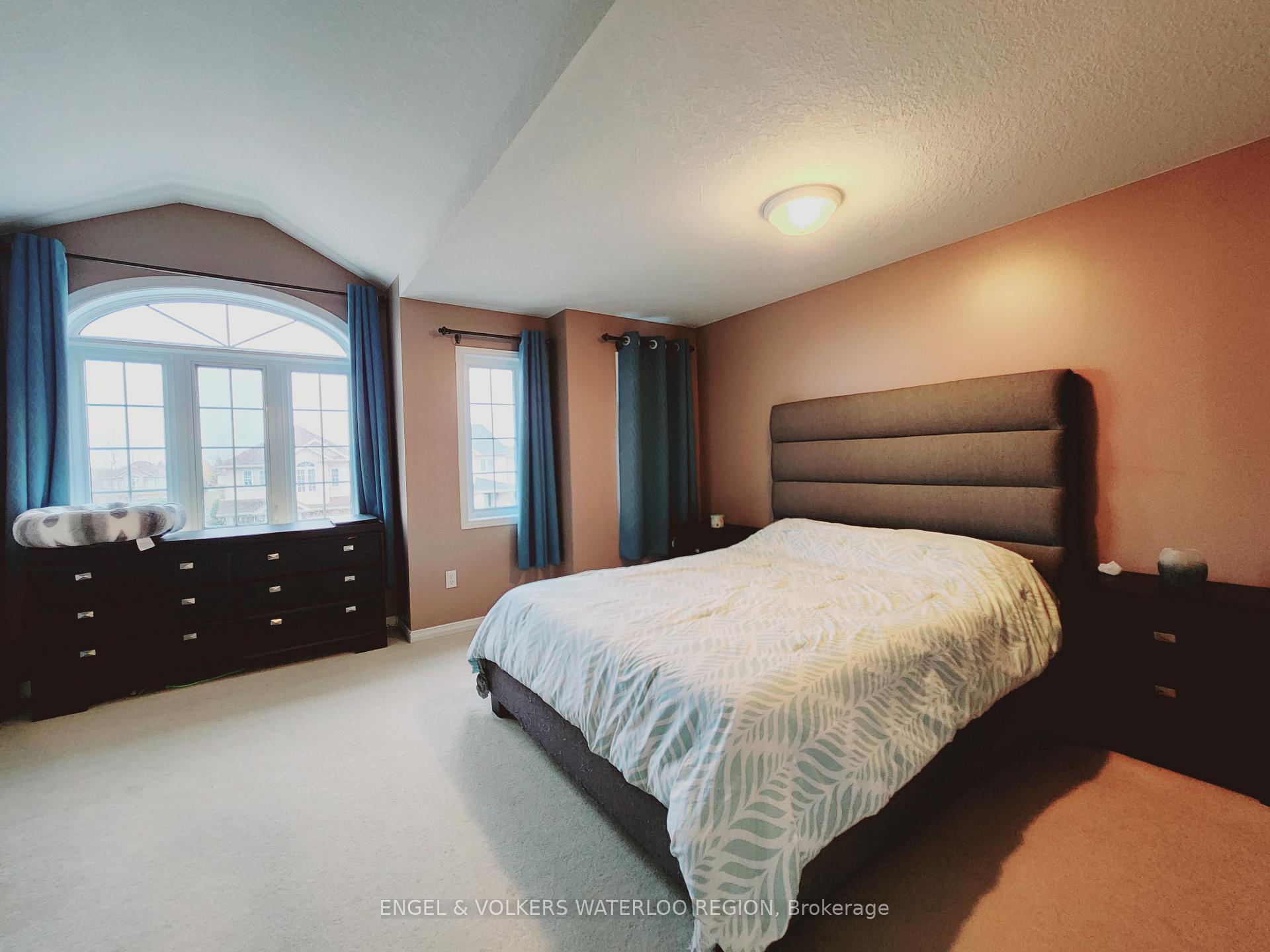 Photo 11 of 347 Oprington Place, Kitchener — HOMEH