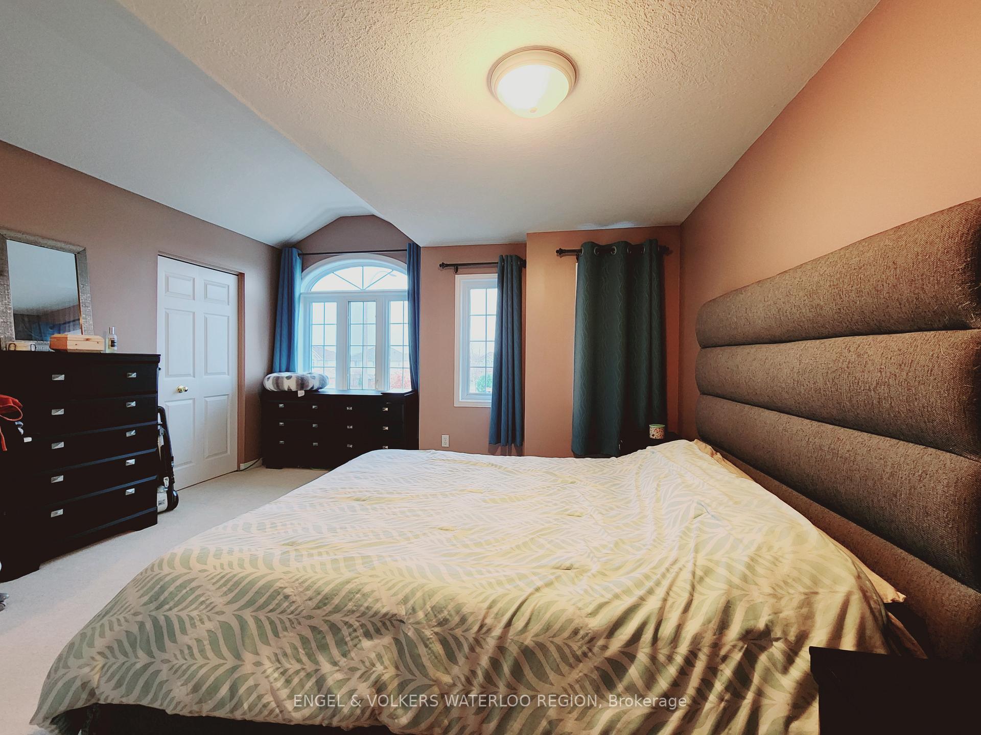 Photo 12 of 347 Oprington Place, Kitchener — HOMEH