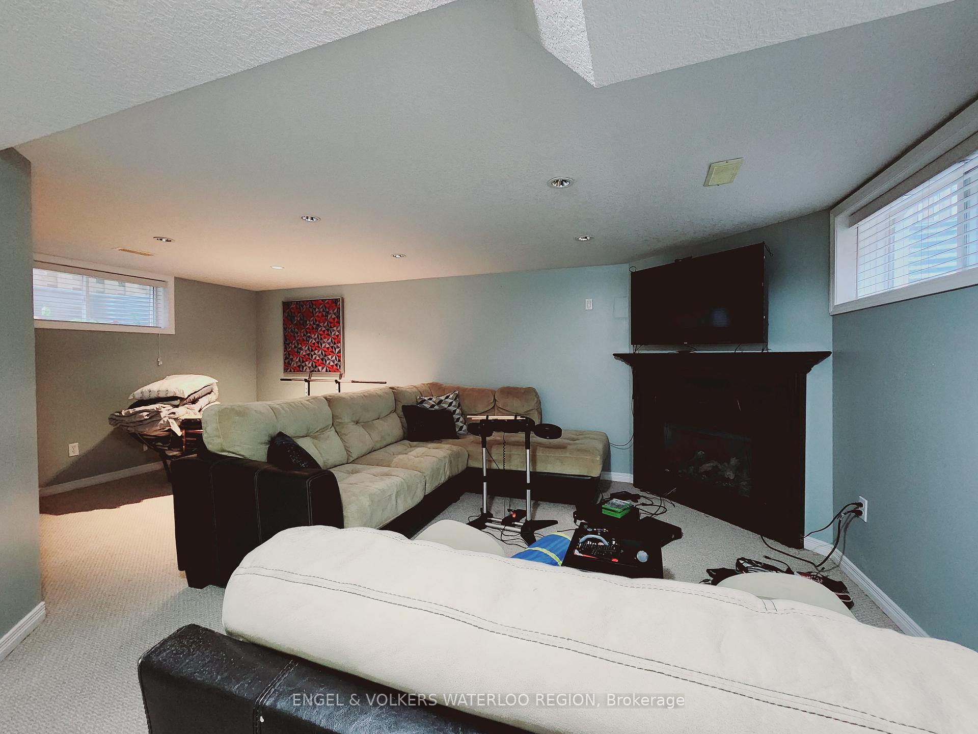 Photo 19 of 347 Oprington Place, Kitchener — HOMEH