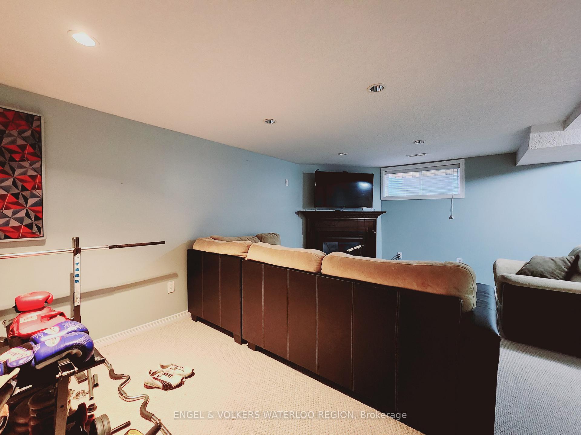 Photo 20 of 347 Oprington Place, Kitchener — HOMEH
