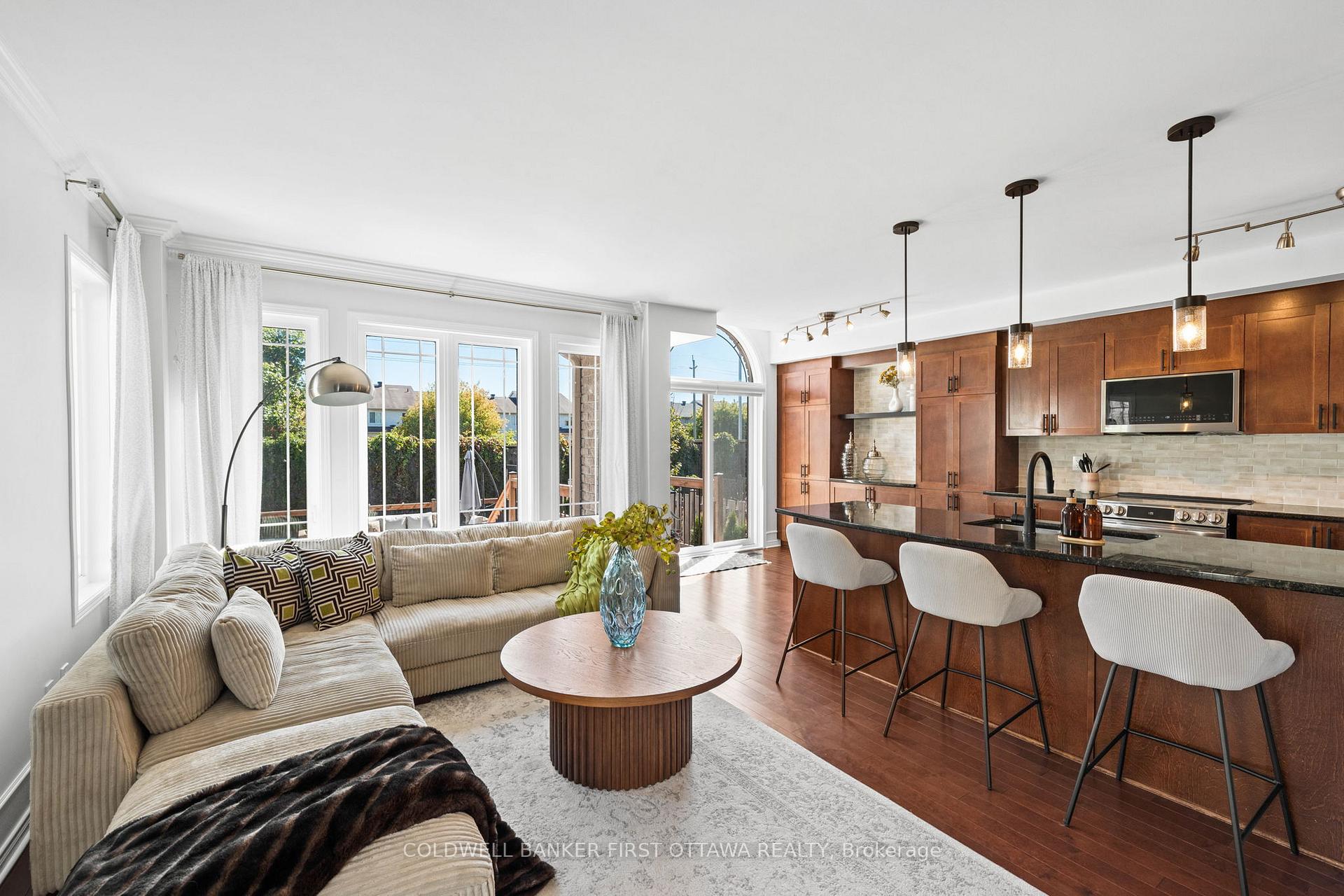 Photo 8 of 638 Pepperville Crescent, Ottawa, Kanata - Emerald Meadows/Trailwest — HOMEH