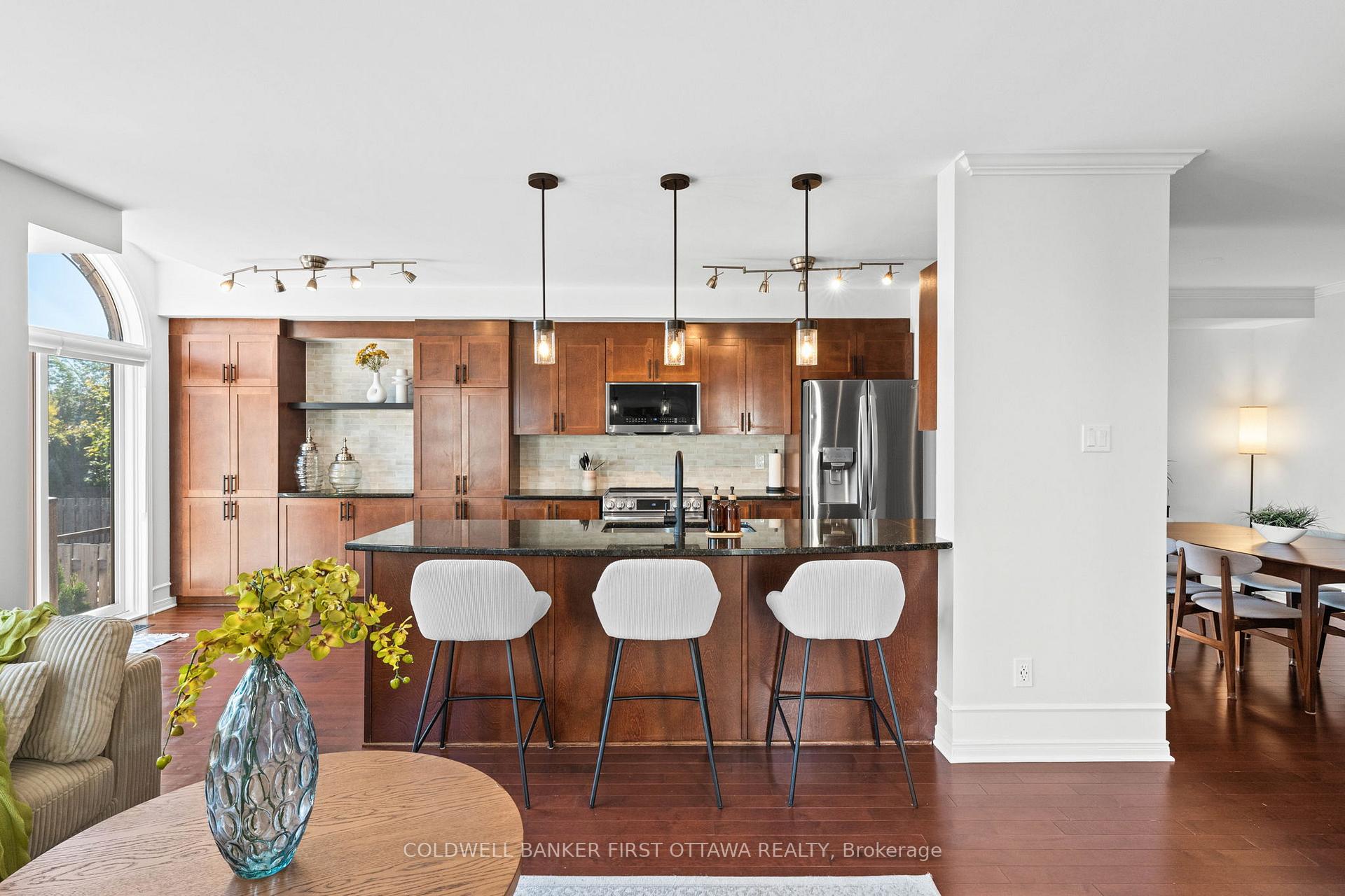 Photo 9 of 638 Pepperville Crescent, Ottawa, Kanata - Emerald Meadows/Trailwest — HOMEH