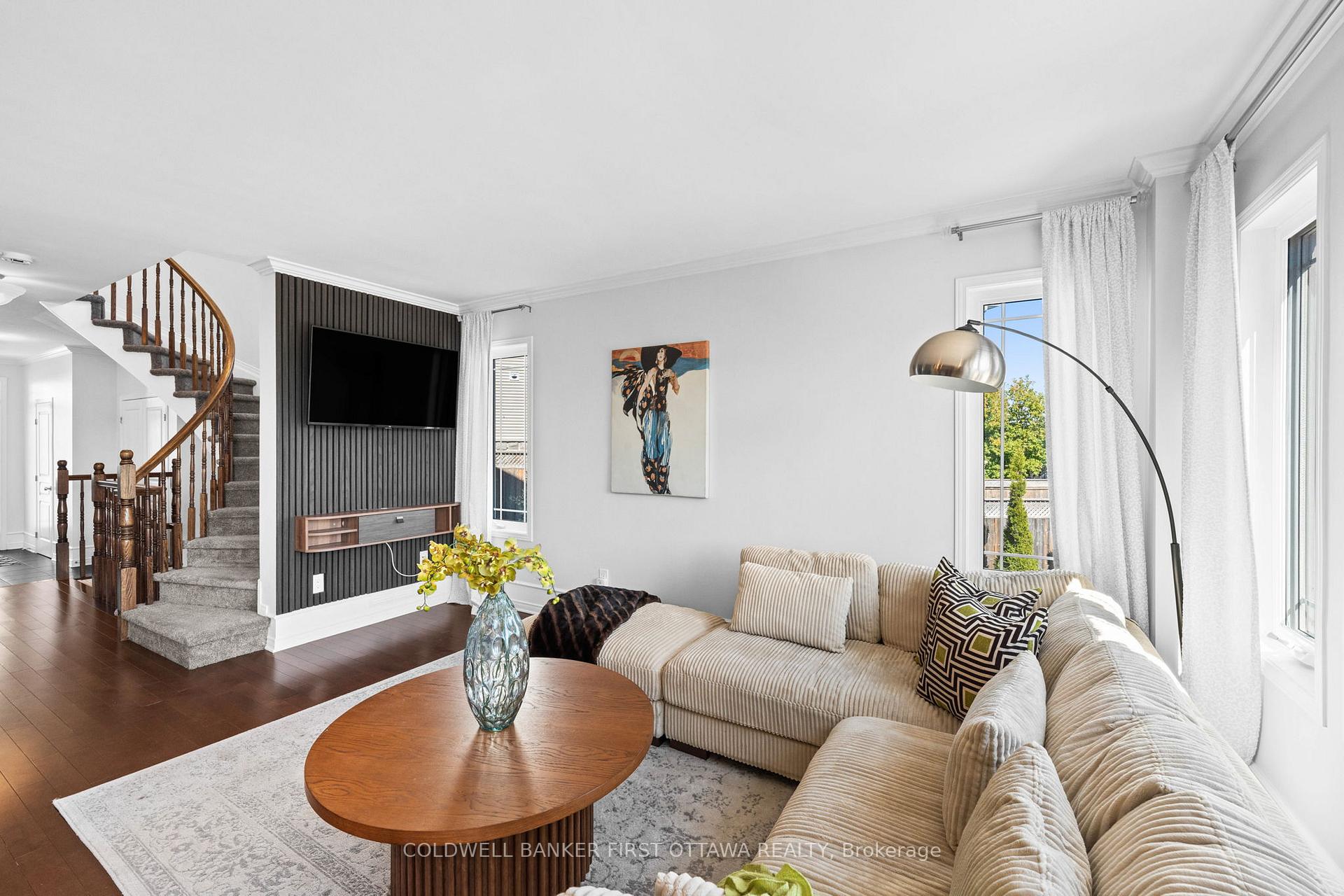 Photo 10 of 638 Pepperville Crescent, Ottawa, Kanata - Emerald Meadows/Trailwest — HOMEH