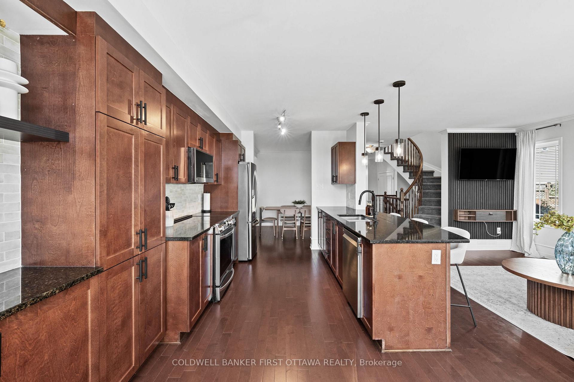 Photo 11 of 638 Pepperville Crescent, Ottawa, Kanata - Emerald Meadows/Trailwest — HOMEH
