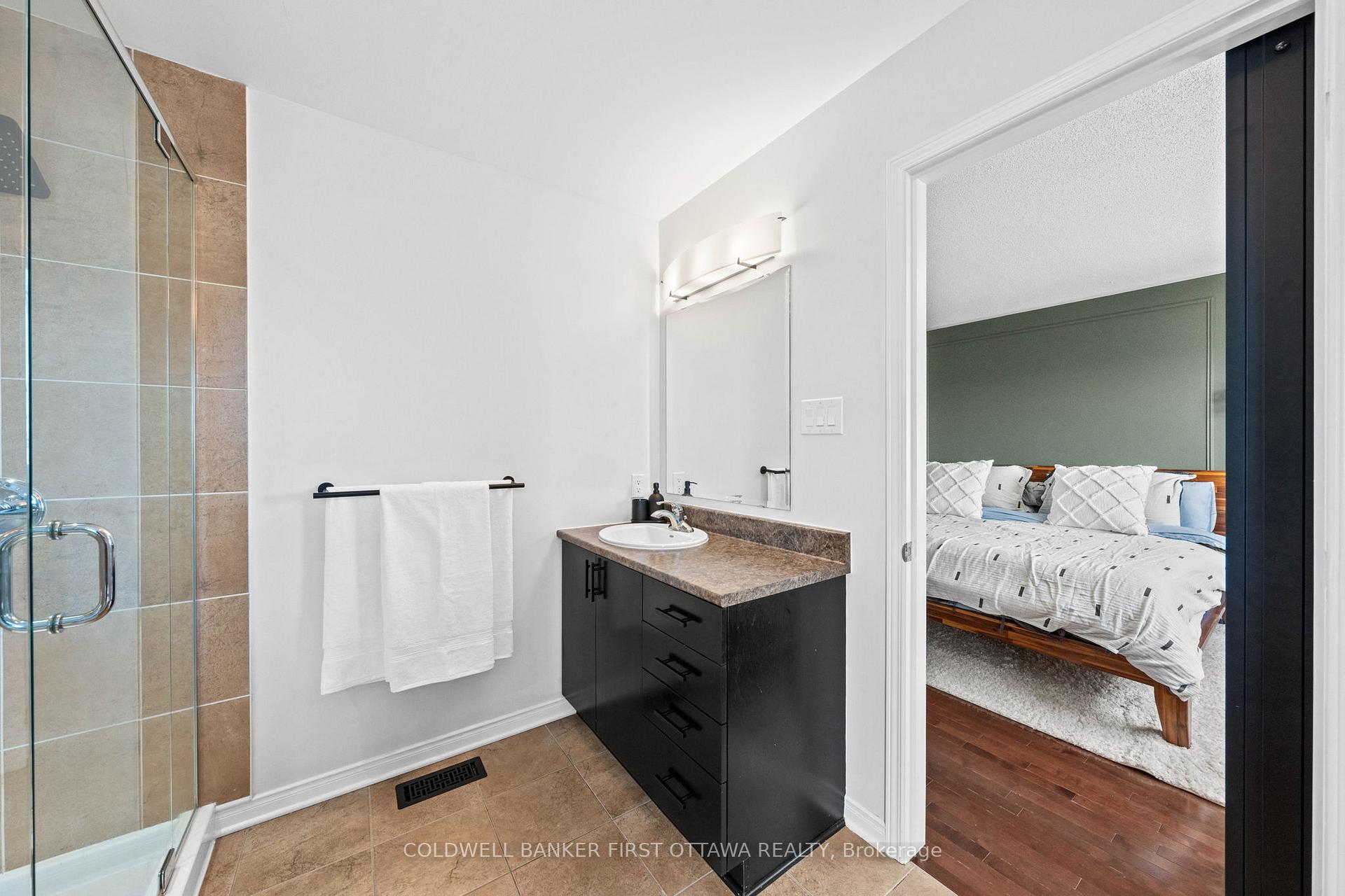Photo 23 of 638 Pepperville Crescent, Ottawa, Kanata - Emerald Meadows/Trailwest — HOMEH