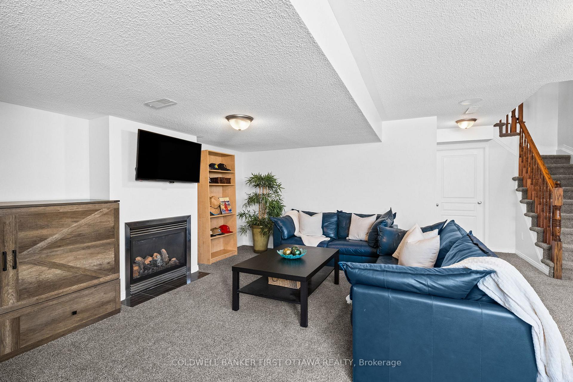 Photo 32 of 638 Pepperville Crescent, Ottawa, Kanata - Emerald Meadows/Trailwest — HOMEH