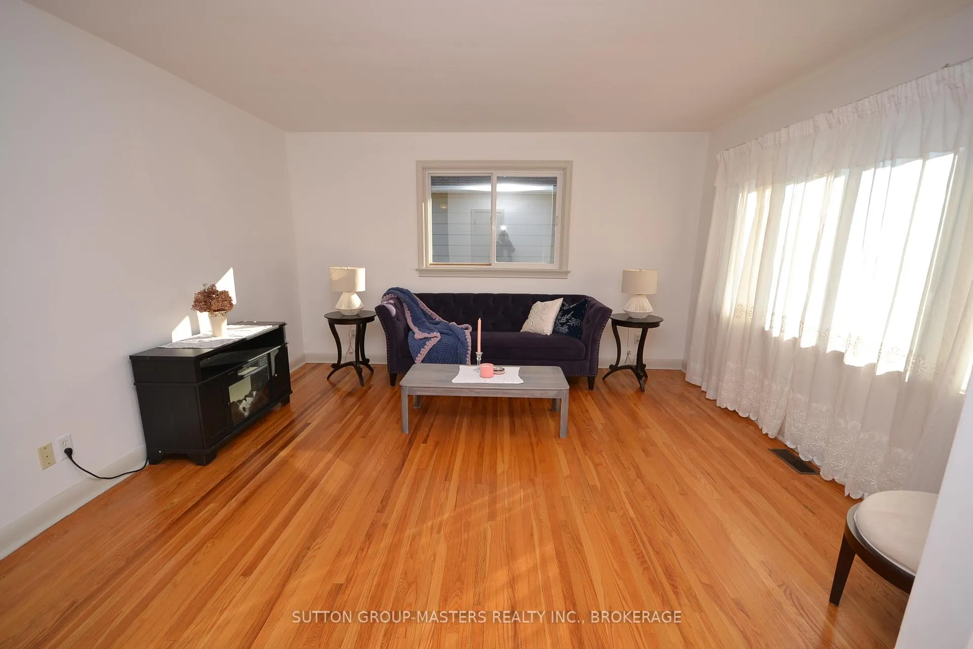 Photo 4 of 29 Brant Avenue, Kingston, East of Sir John A. Blvd — HOMEH