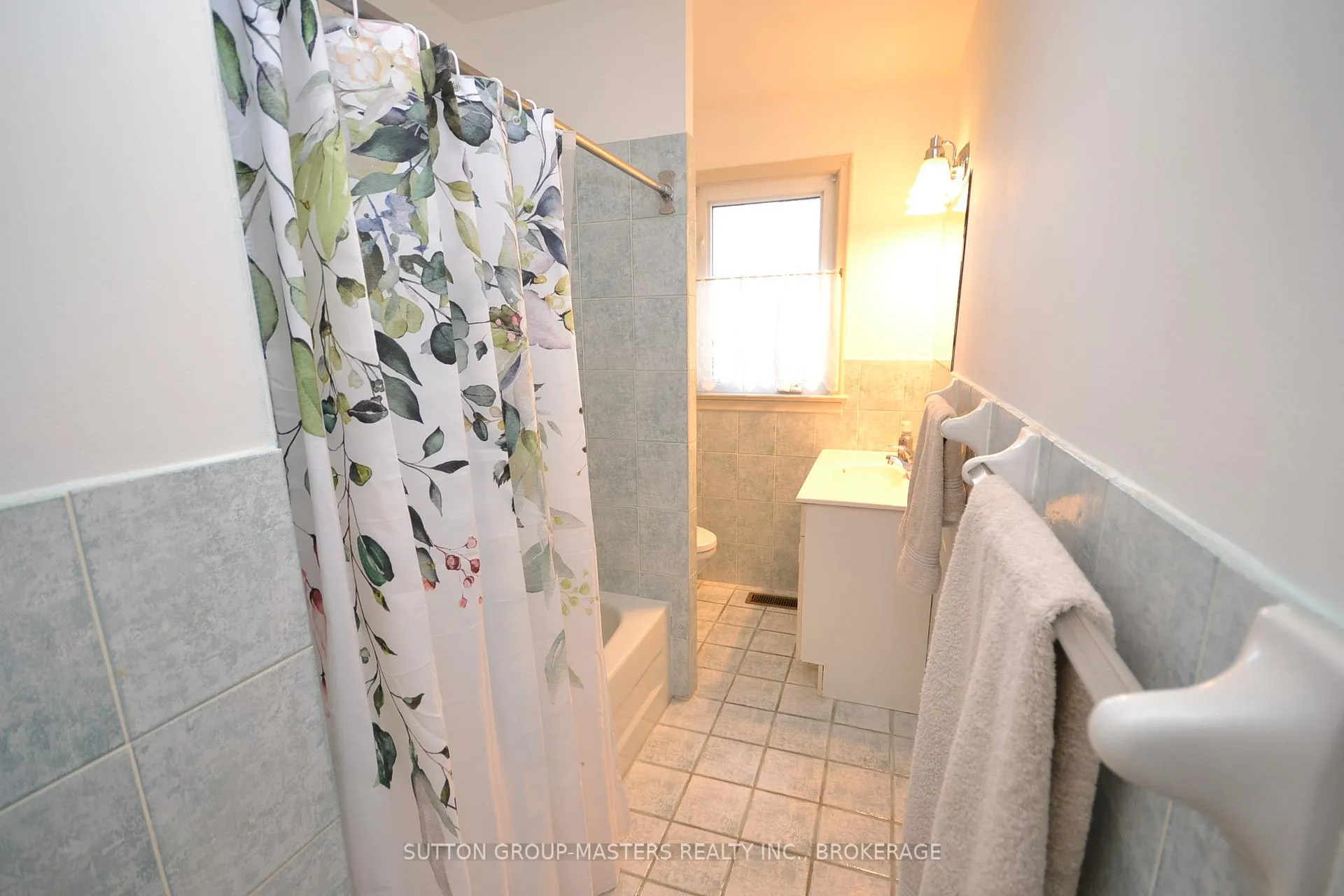 Photo 14 of 29 Brant Avenue, Kingston, East of Sir John A. Blvd — HOMEH
