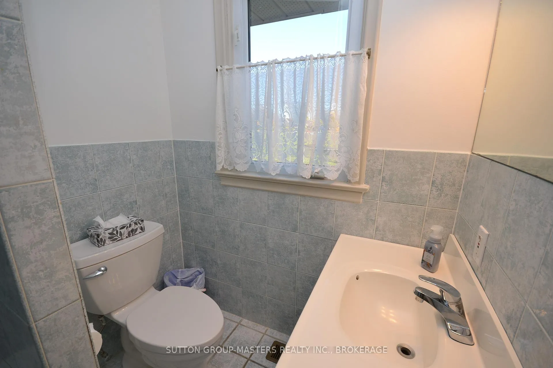 Photo 15 of 29 Brant Avenue, Kingston, East of Sir John A. Blvd — HOMEH