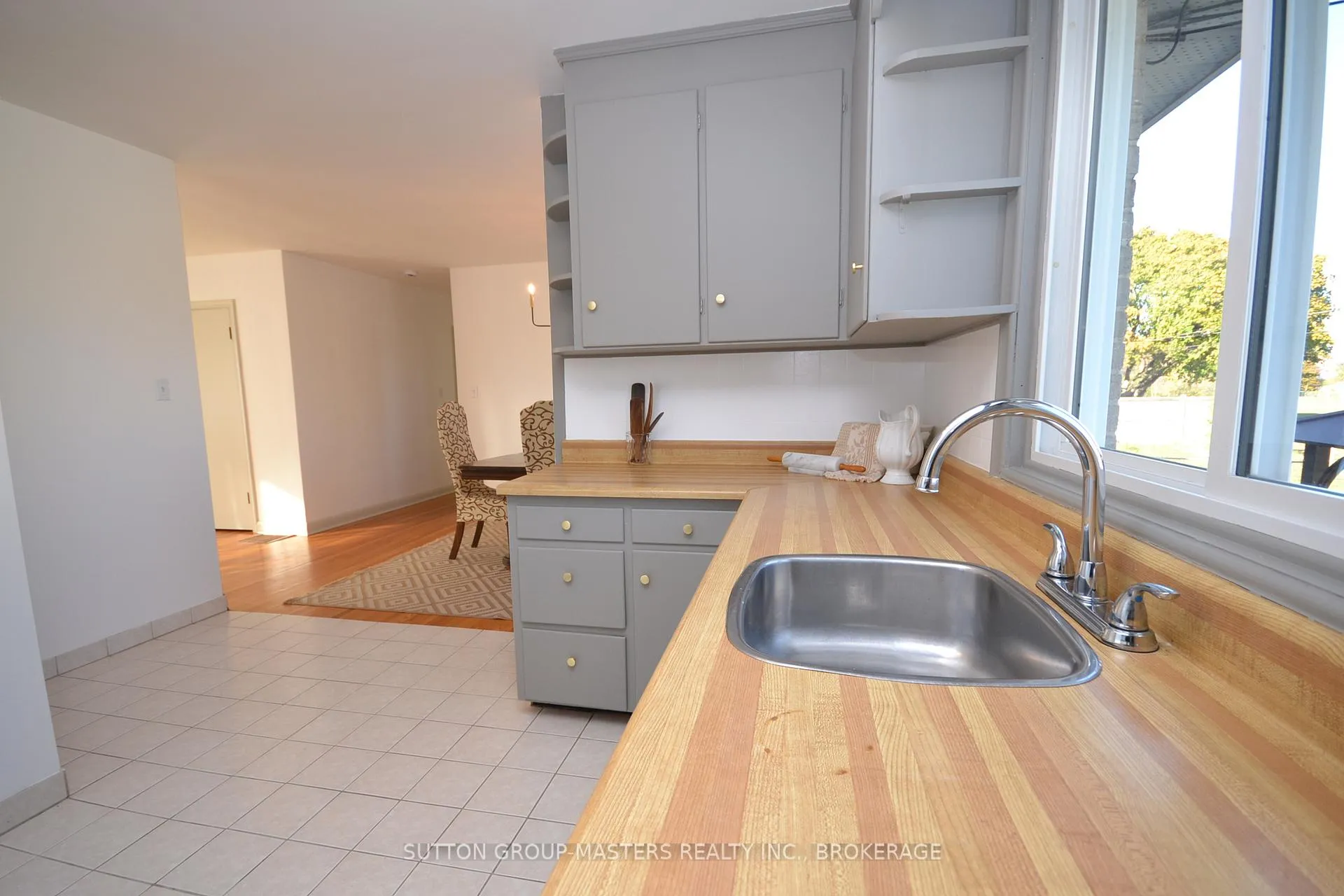 Photo 20 of 29 Brant Avenue, Kingston, East of Sir John A. Blvd — HOMEH