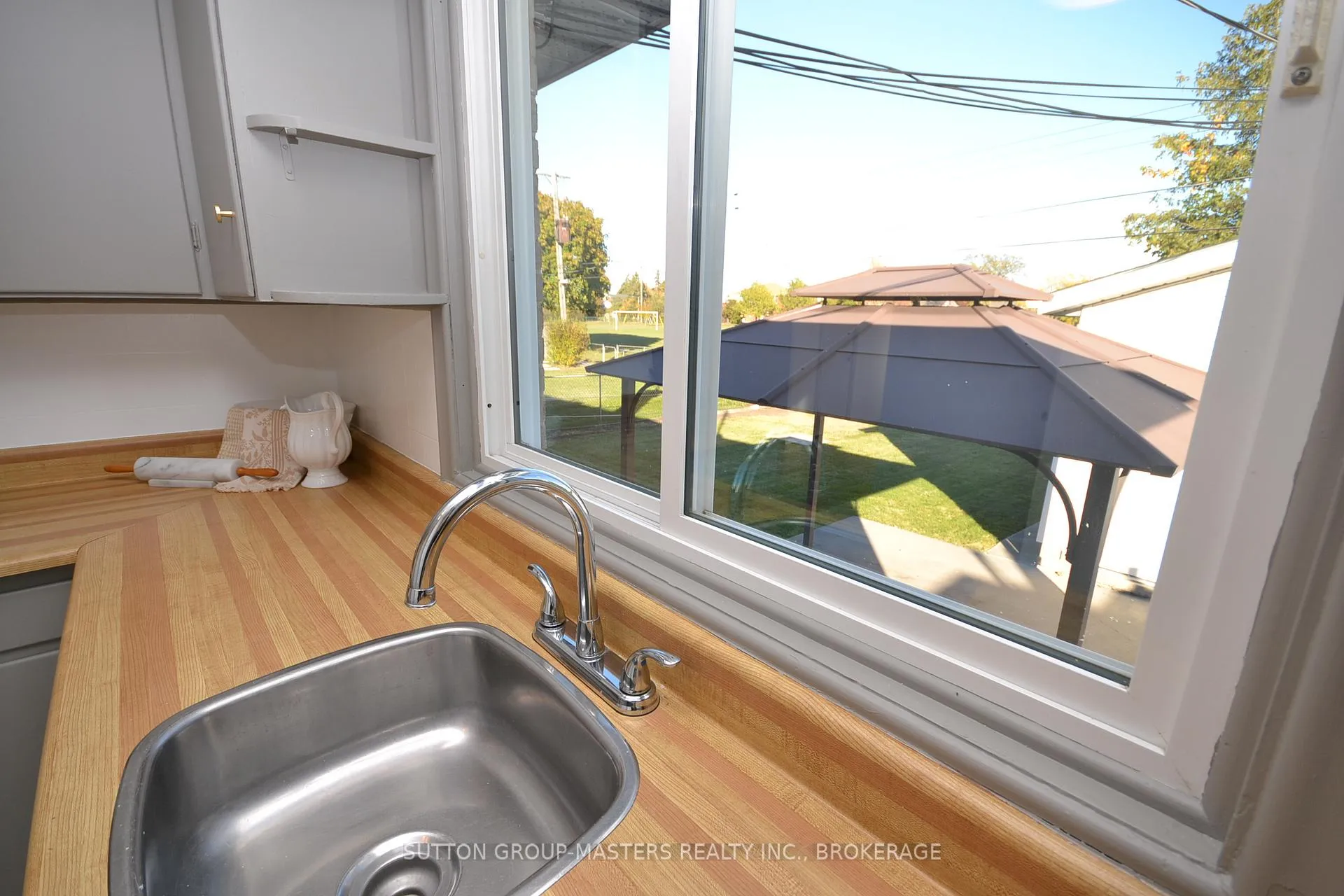 Photo 23 of 29 Brant Avenue, Kingston, East of Sir John A. Blvd — HOMEH