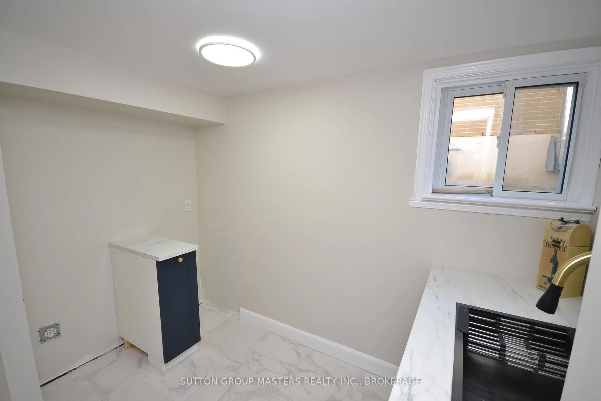 Photo 32 of 29 Brant Avenue, Kingston, East of Sir John A. Blvd — HOMEH