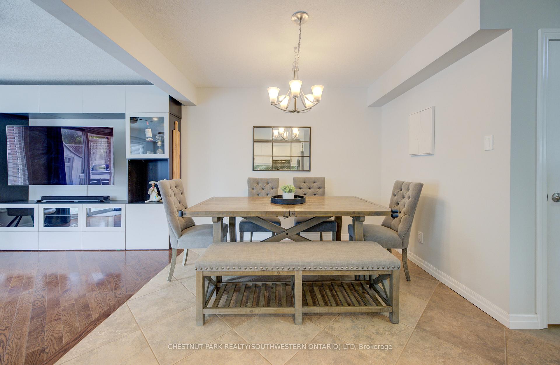 Photo 11 of 104 Newcastle Drive, Kitchener — HOMEH