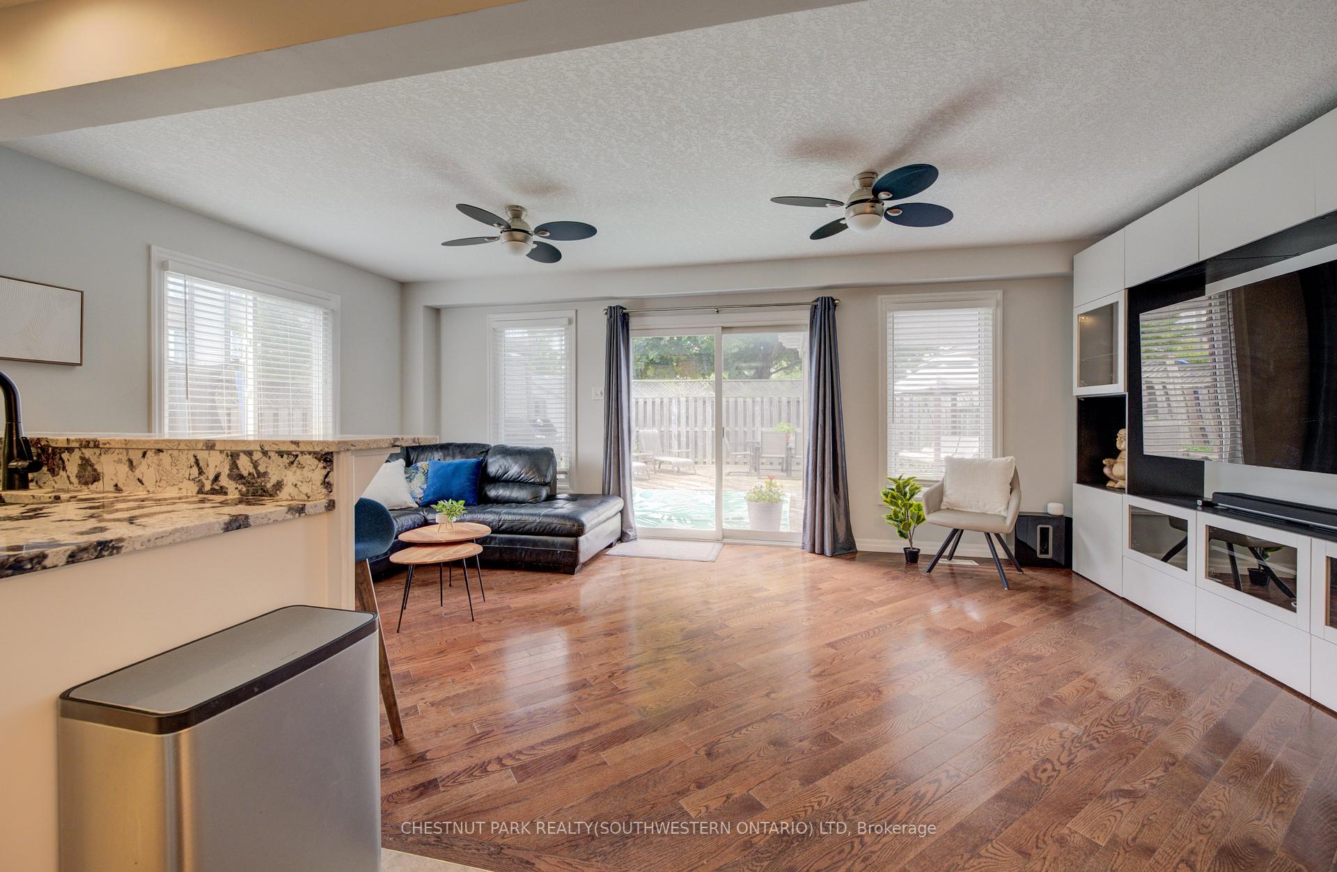 Photo 16 of 104 Newcastle Drive, Kitchener — HOMEH