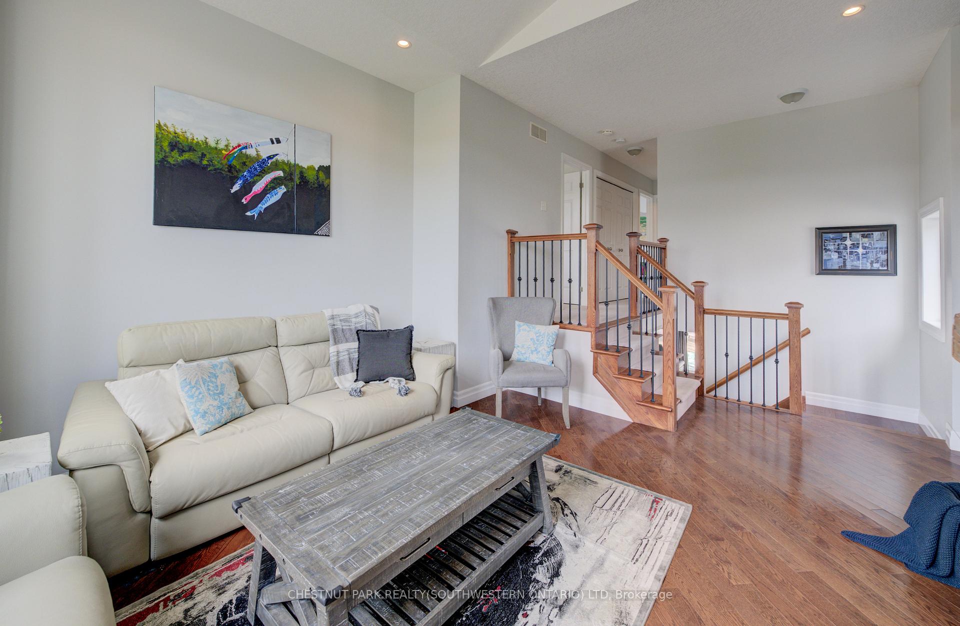 Photo 21 of 104 Newcastle Drive, Kitchener — HOMEH