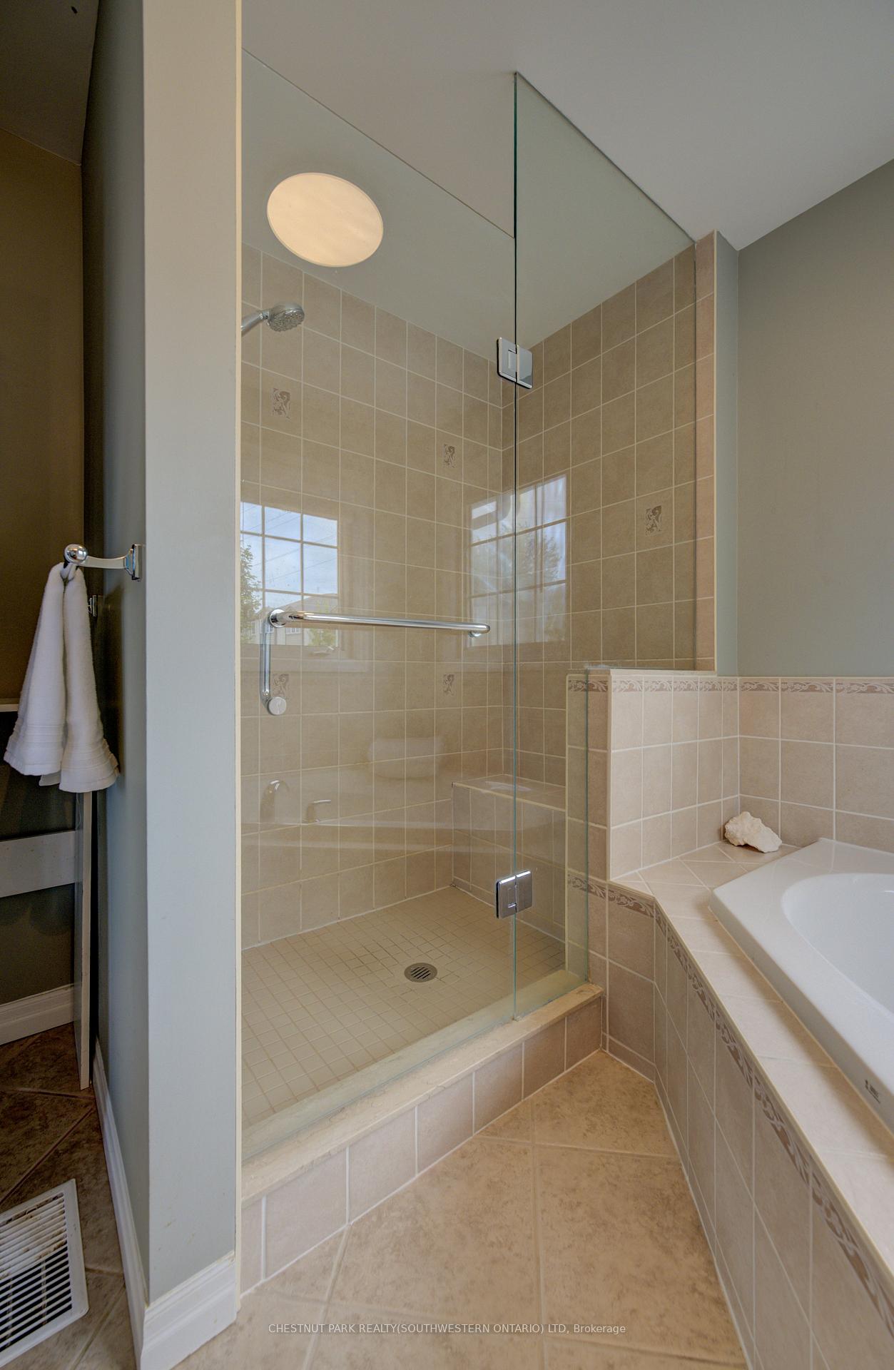 Photo 28 of 104 Newcastle Drive, Kitchener — HOMEH