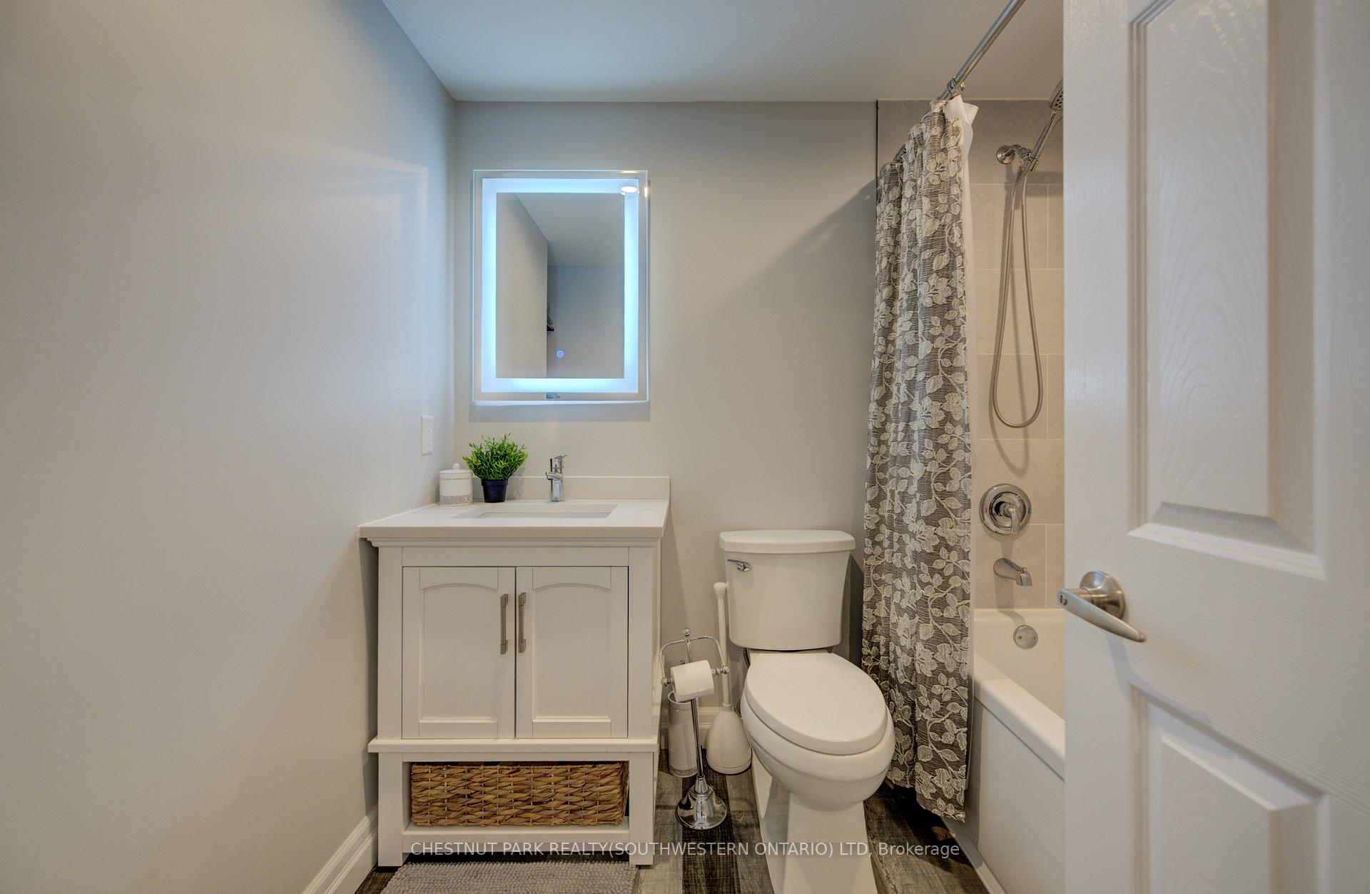 Photo 38 of 104 Newcastle Drive, Kitchener — HOMEH