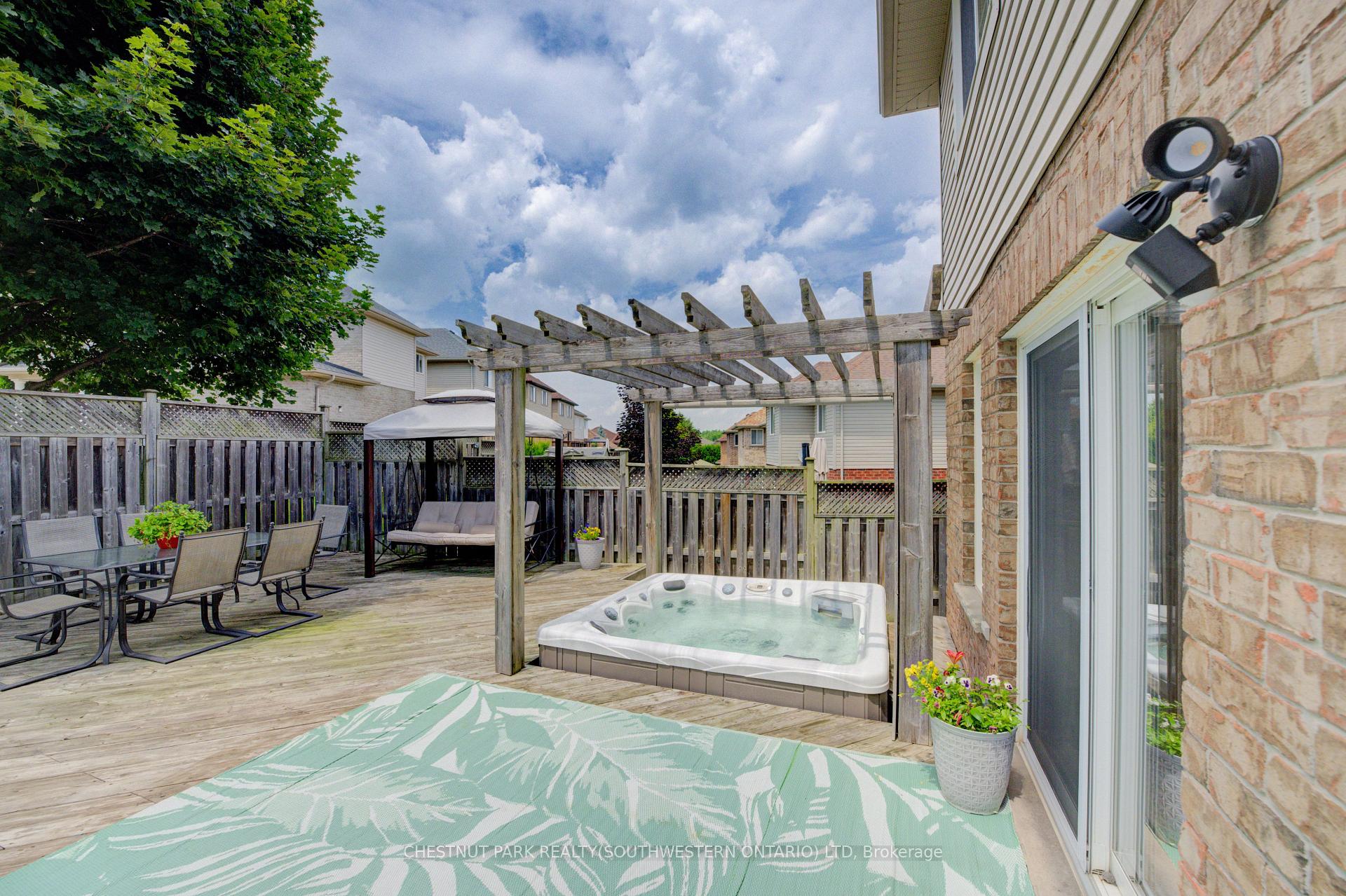 Photo 41 of 104 Newcastle Drive, Kitchener — HOMEH