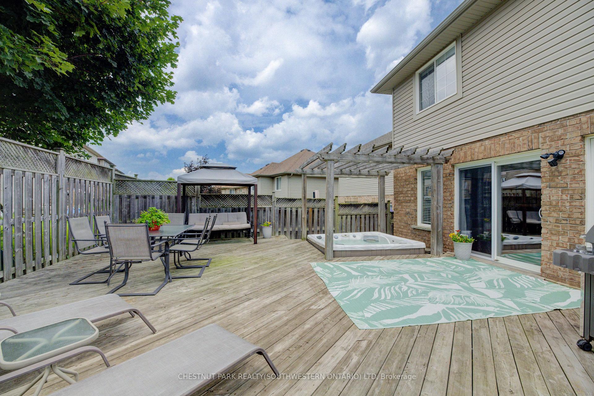 Photo 44 of 104 Newcastle Drive, Kitchener — HOMEH