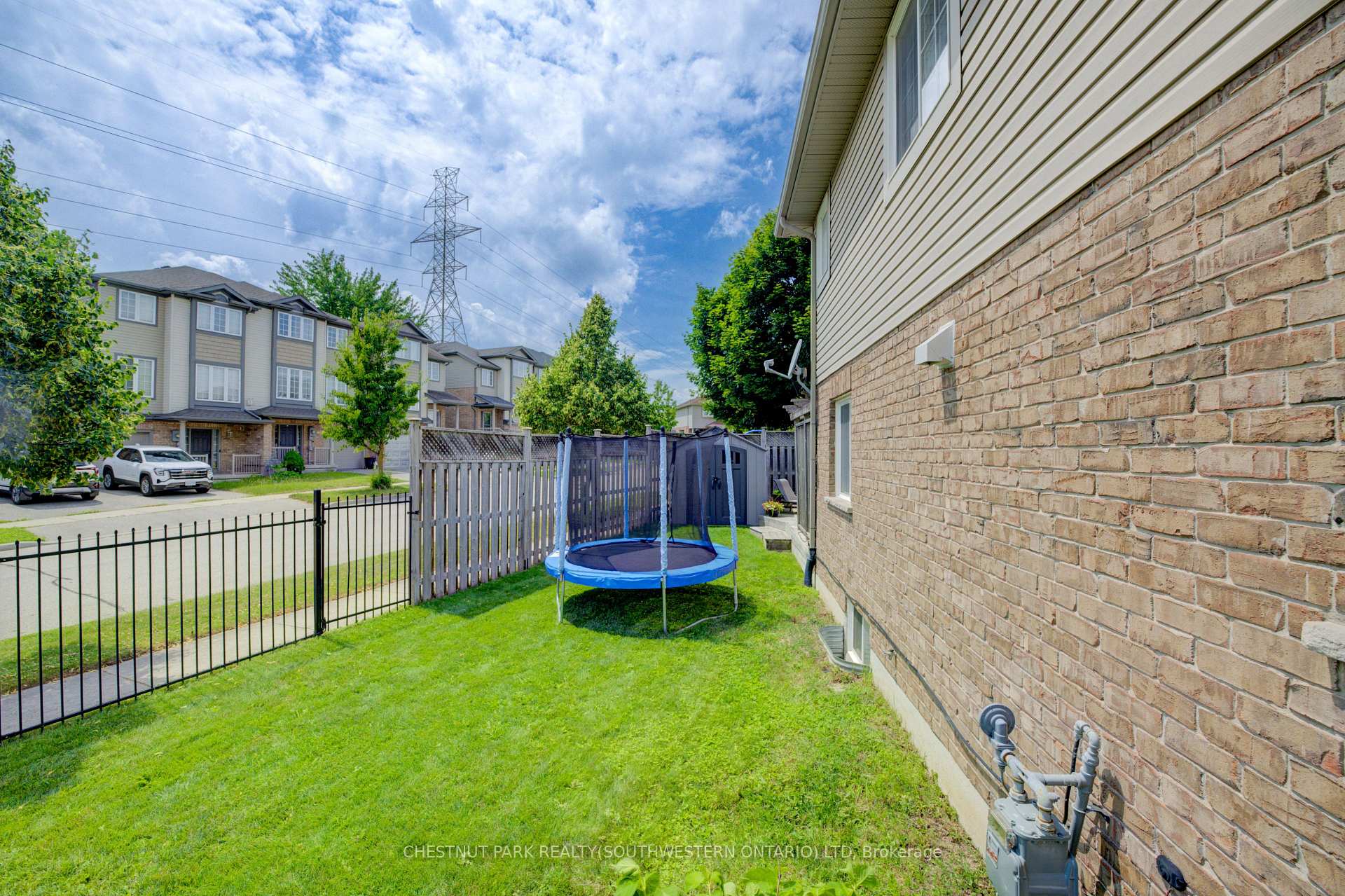 Photo 46 of 104 Newcastle Drive, Kitchener — HOMEH
