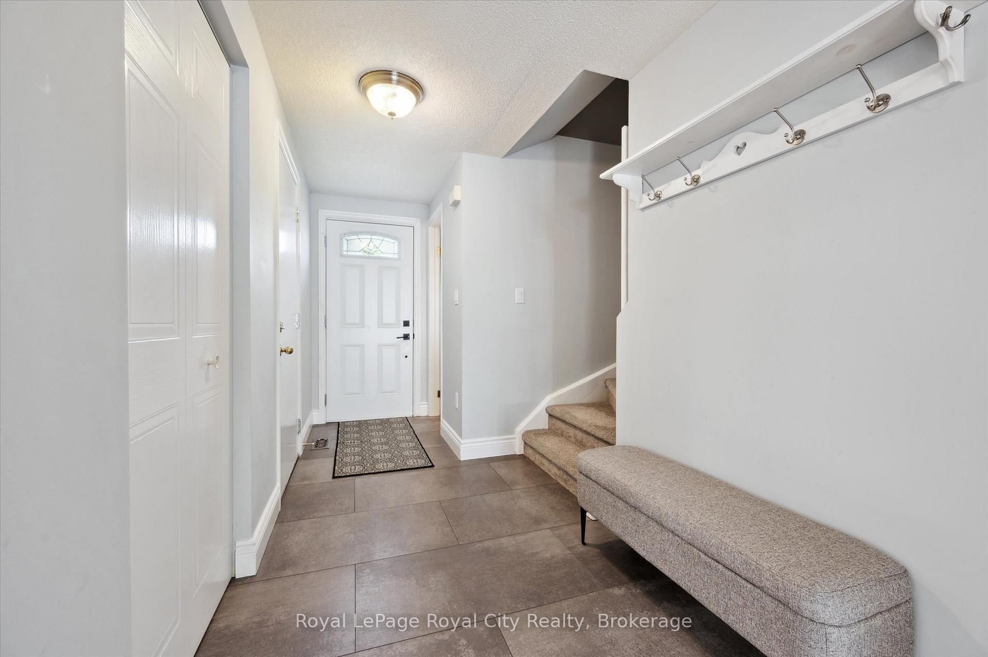 Photo 7 of 407 Otterbein Road, Kitchener — HOMEH